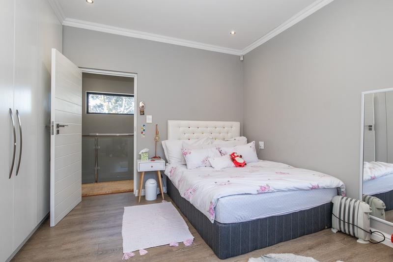 To Let 3 Bedroom Property for Rent in Constantia Western Cape